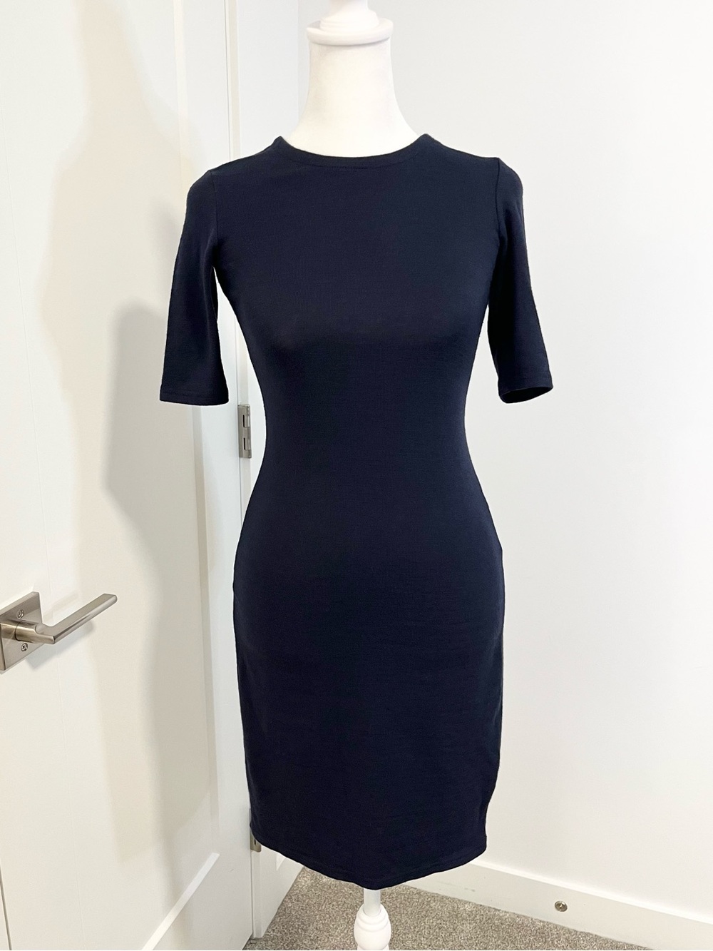 WILFRED FREE Aritzia Navy Short-Sleeve Dress - FREE SHIPPING on Bundles $95+